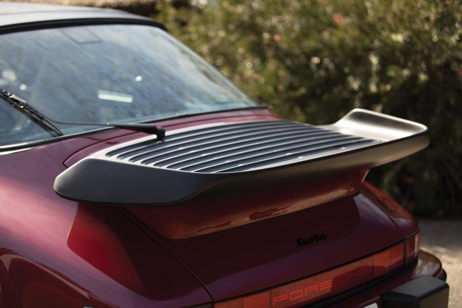 Детали экстерьера Porsche 911 Turbo 3.3 Targa (930) 1987 года  (фото 3 из 22)
